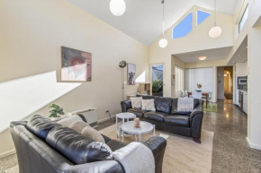 Gorgeous 2-Bed Victorian Home in Artsy Suburb